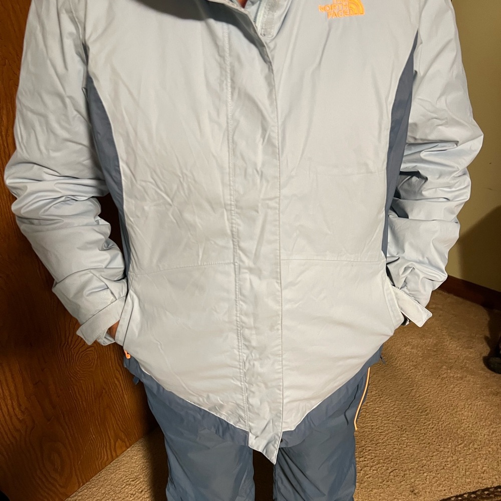 Women’s two piece, Northface, ski jacket & matching pants